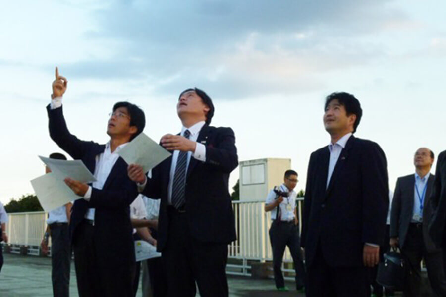 吉田国交副大臣との視察の様子